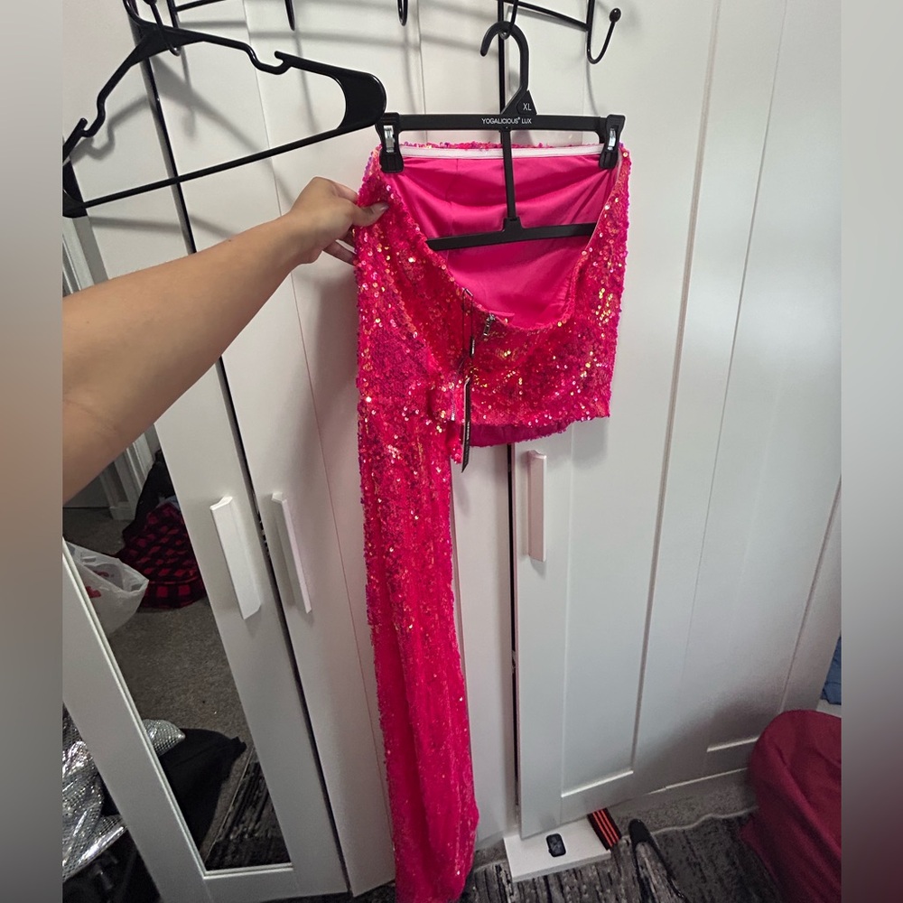 NWT Fashion Nova Eyes On Me Sequin Skirt Set – Pink – Size 1X - Picture 2 of 7